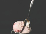 Fennel and roasted strawberries frozen yogurt