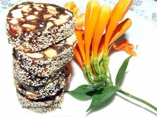 Dates rolls - sugar free and healthy