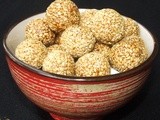 Sesame jaggery balls ( til laddu)