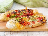 Barchette di pizza con zucchine e stracchino