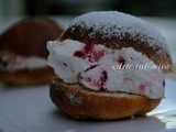 Brioche napoletane con gelato all’amarena