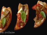 Bruschette friggitelli e mozzarella di bufala
