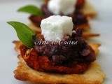 Sfoglie croccanti con pomodori secchi olive e feta