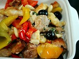 Straccetti di pollo al forno con salsiccia e peperoni