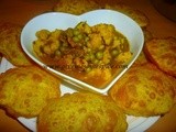 Cauliflower and Peas curry (alu gobi curry)