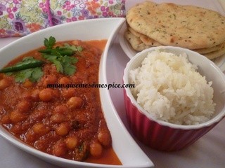 Chick pea curry, rice and naan bread