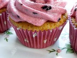 Blackberry and Applesauce Cupcakes
