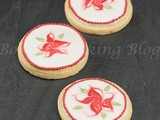 Wet On Wet Royal Icing Poinsettia Tutorial