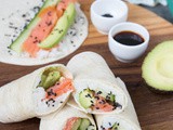 Sushiwraps met zalm en avocado