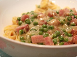 Tortellini with Peas and Ham in Creamy Cheese Sauce