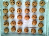 Storia di scelte e Biscotti con farina di ceci, nocciole e gocce di cioccolato