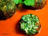 Spinach and Cottage Cheese Koftas in Tangy Tomato Gravy