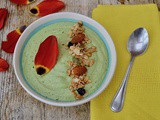 Green Smoothie Bowl with Pear, Avocado & Almonds