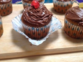 Vanilla Cupcakes with Chocolate Buttercream