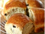 Panini all’uvetta con lievito madre – Sweet sourdough raisins rolls