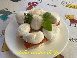Bocconcini di bufala con 'nduja in versione bonbon/macaron