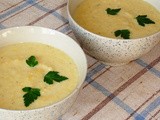 La soupe aux poireaux, oignons et pommes de terre de Delia Smith, avec bouillon de légumes maison