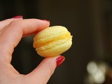 Lemon Curd Macarons / Luxemburgerli