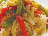 Semente de mostarda pimentão fettuccine
