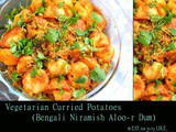 Vegetarian curried potatoes - niramish aloo-r dum