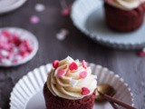 Red Velvet Cupcakes with Cream cheese frosting (Video Recipe)