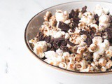 Schnelles Karamell & Chocolate Chip Popcorn