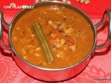 Cow Peas Curry / Karamani Kara Kulambu / Karamani Puli Kulambu