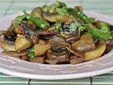 Mushroom and Green chilli Saute