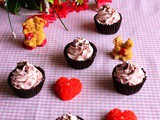 Edible Chocolate Cups with Eggless Strawberry Mousse