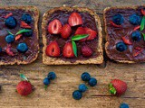 Simplicity is best: Chocolate Hazelnut berry slices