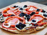 30-Minute Tuna & Veggies Pita Pizza