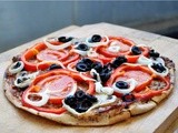 30-Minute Tuna & Veggies Pita Pizza