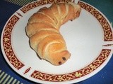 Caterpillar bread prepared with cottage cheese