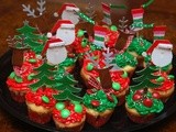 Mini holiday cupcakes