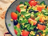 Kukuruz salata sa divljim lukom (sremušem)