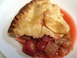 Strawberry & Rhubarb Pie - why haven't i made this before now