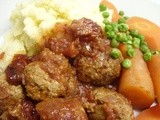 Turkey & pesto meatballs in tomato sauce