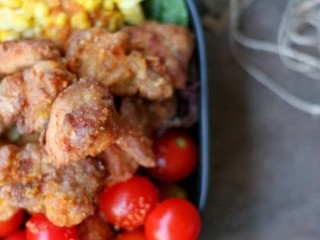 Chicken Karaage Salad with Sesame Dressing 日式炸鸡沙拉配芝麻酱(强力推荐)
