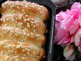 Dried Longan Wholemeal Pai Bao 桂圆蜂蜜全麦排包