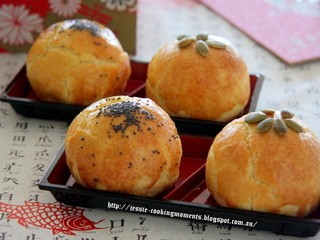 上海月饼 (黑芝麻 + 栗子口味) Shanghai Mooncake(Black Sesame & Chestnut Flavour)