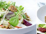 Gezonde salade van linzen en appelen
