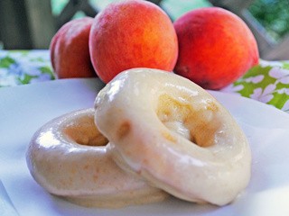 Peaches ‘n Cream Baked Donuts for #PeachWeek ~ a Guest Post at Food Stories