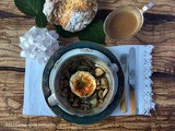 Flan “affumicato” di caciotta, scampi e foglie di capperi con scalogni e champignon