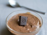 Gingerbread chocolate mousse - eggless mousse