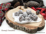 Snowballs – No Bake, Coconut, Raisin & Chocolate Bites