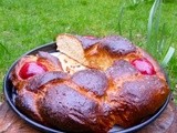 Greek easter bread: tsoureki