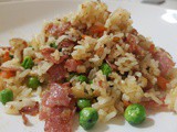 Stekt ris med bacon och grönsaker