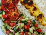 Kebab persan cu piept de pui, orez basmati si rosii pe gratar (Jujeh Kebab)