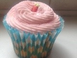 Strawberries and Cream Cupcakes- Wimbledon style