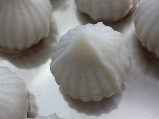 Ukadiche Modak ( steamed sweet rice flour and coconut dumplings)